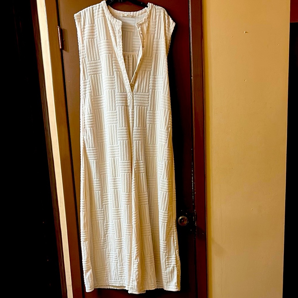 Sleeveless Textured Maxi Dress